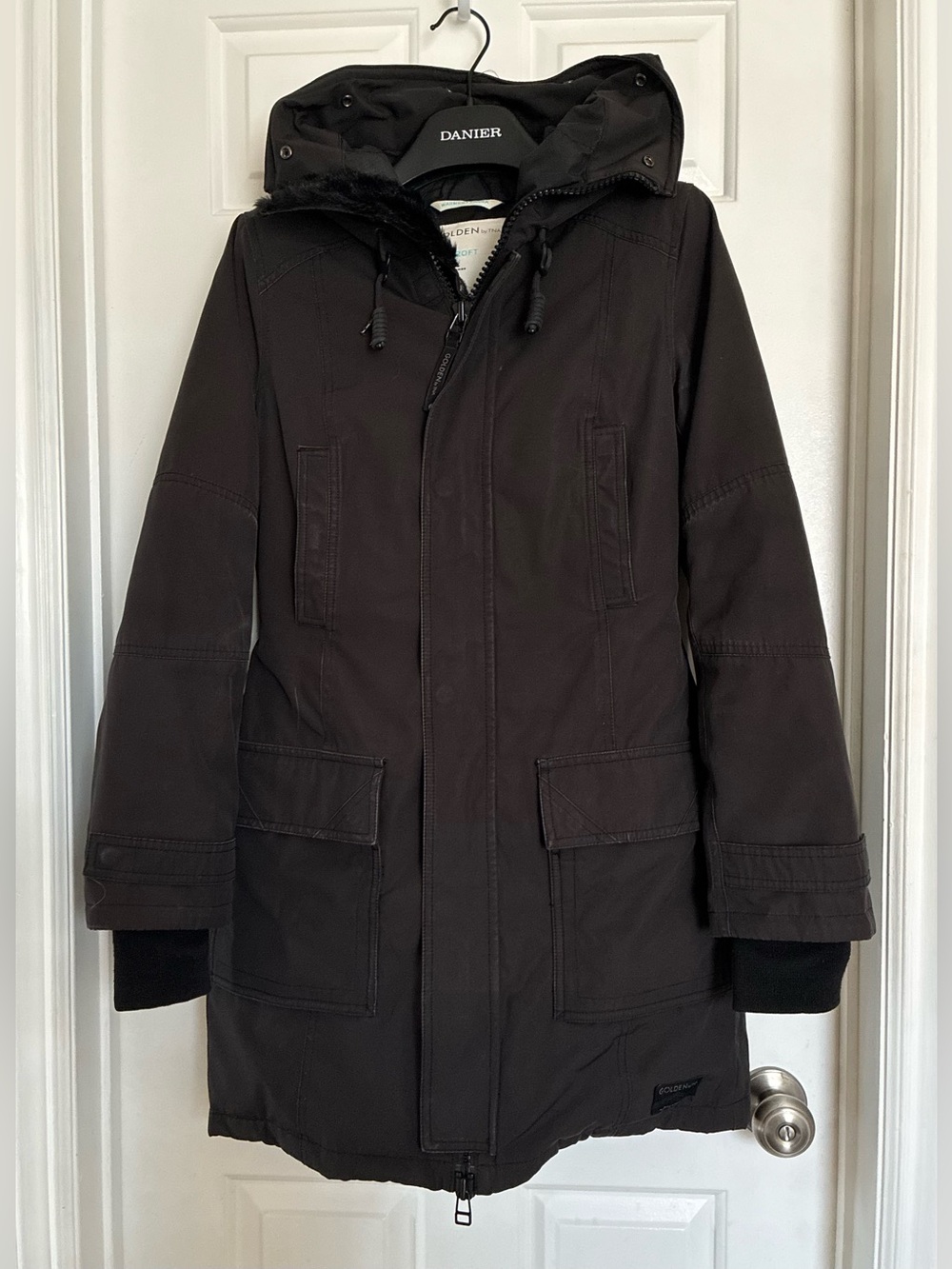Aritzia Golden by TNA Bancroft Parka - Black - Size S